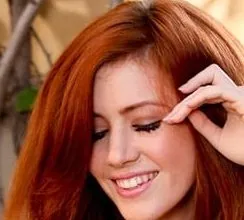 Elle Alexandra