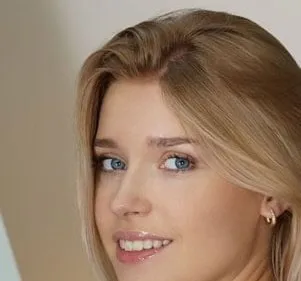 Freya Mayer