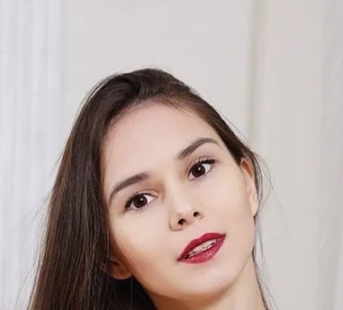 Leona Mia