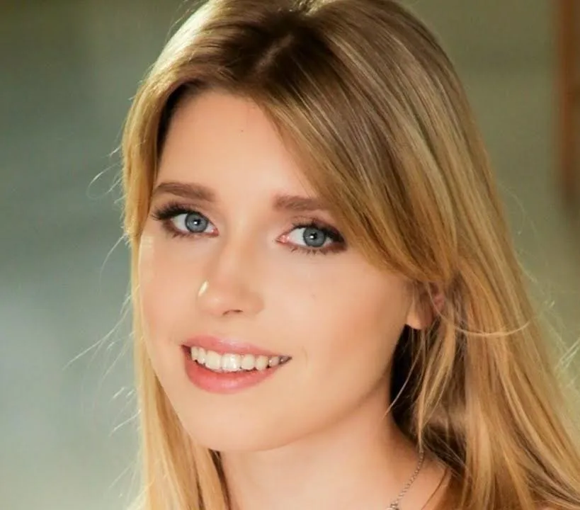 Freya Mayer